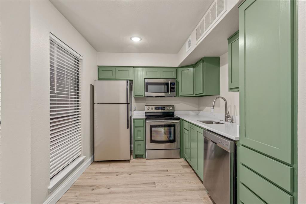 Arlington Oaks Condo - Residential