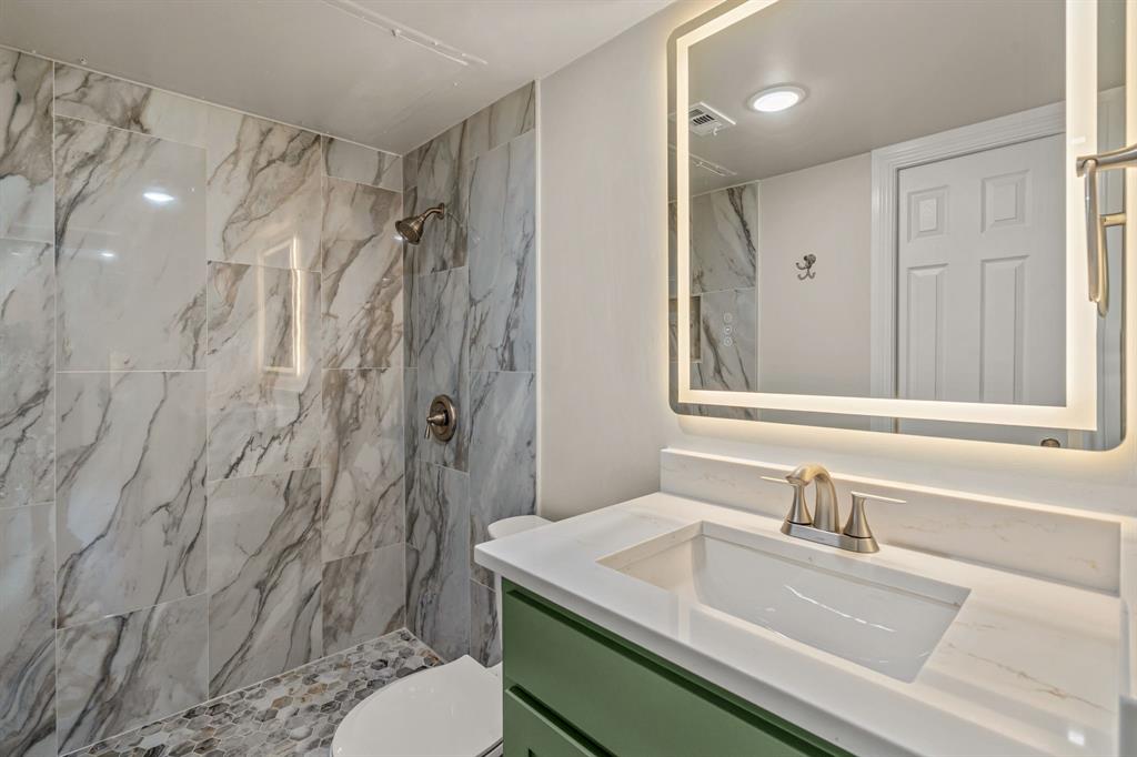 Arlington Oaks Condo - Residential