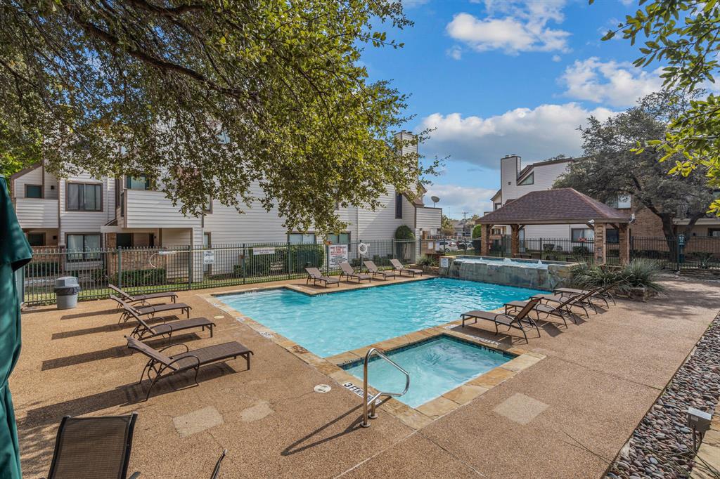 Arlington Oaks Condo - Residential
