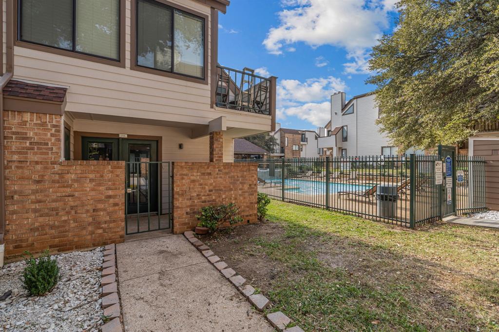 Arlington Oaks Condo - Residential