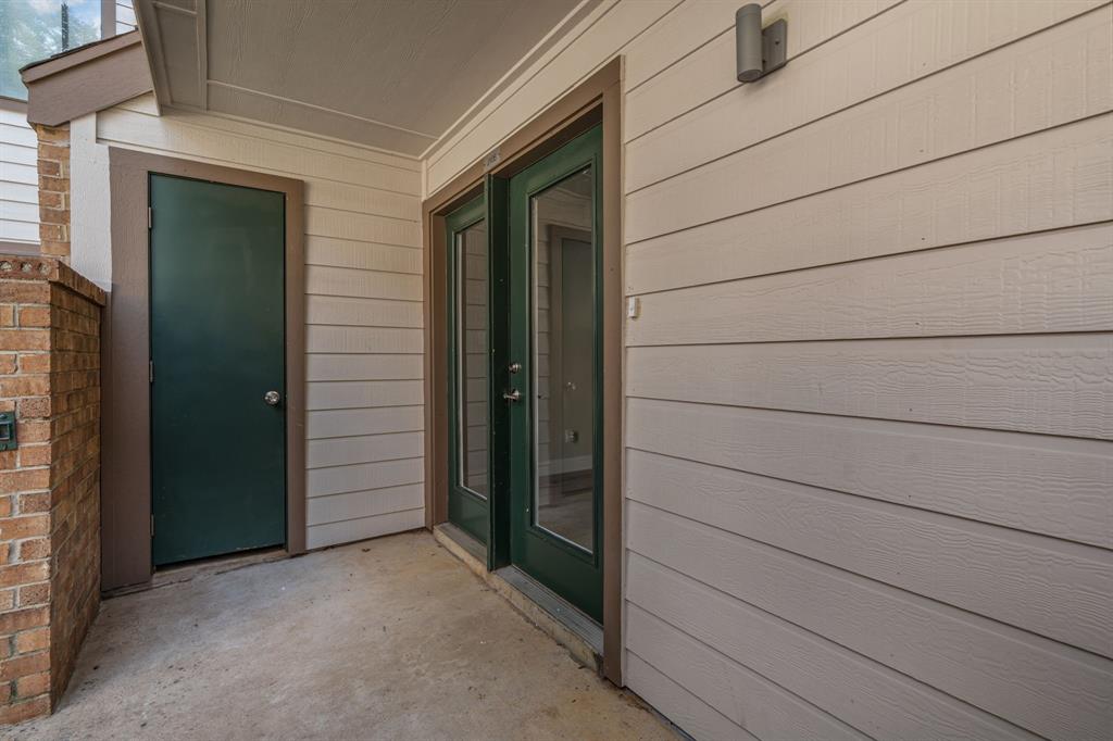 Arlington Oaks Condo - Residential