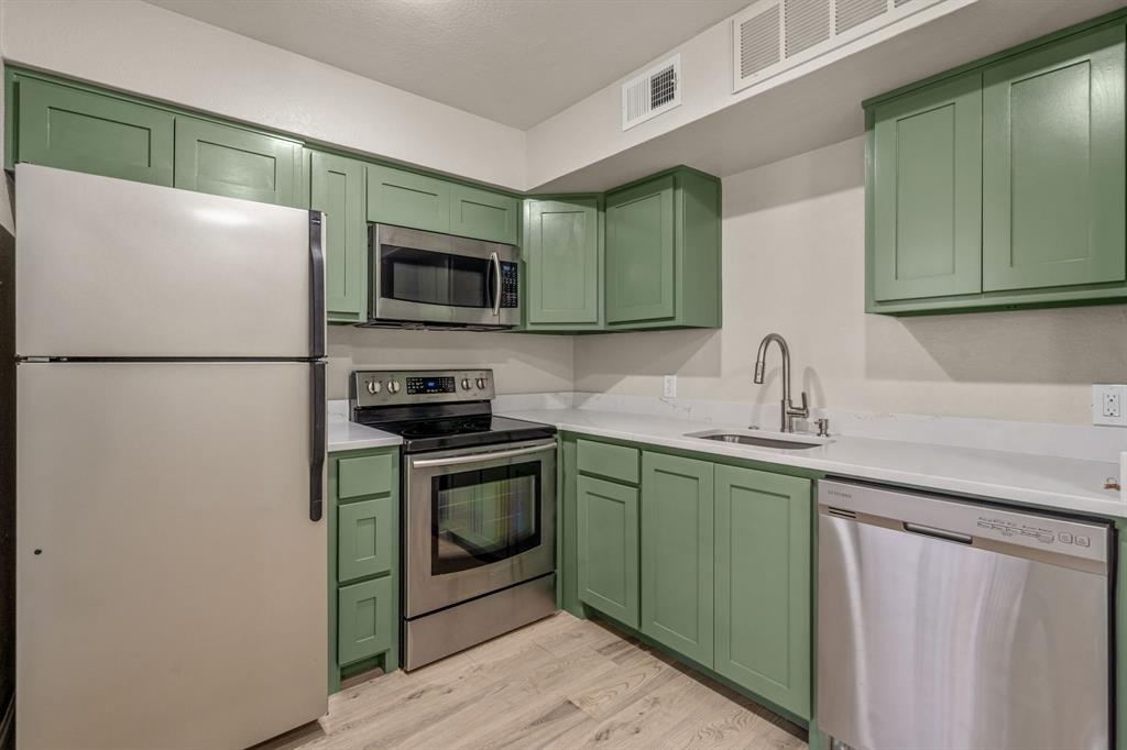 Arlington Oaks Condo - Residential