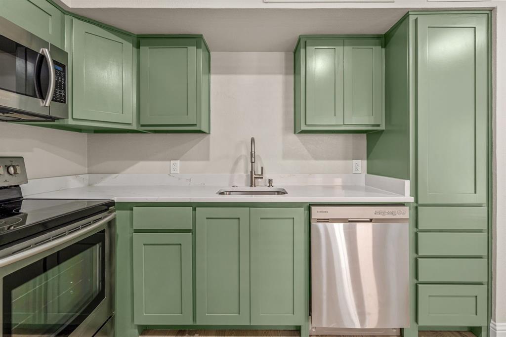 Arlington Oaks Condo - Residential