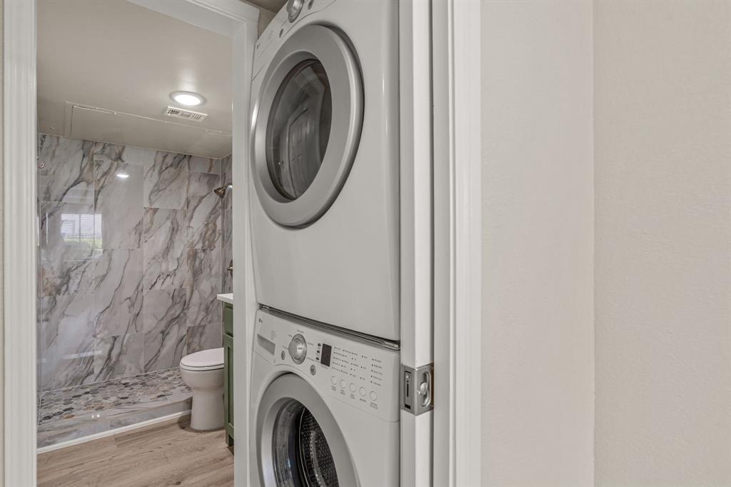 Arlington Oaks Condo - Residential