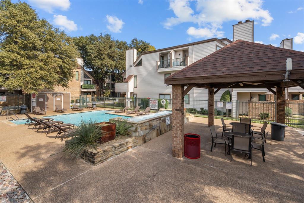 Arlington Oaks Condo - Residential