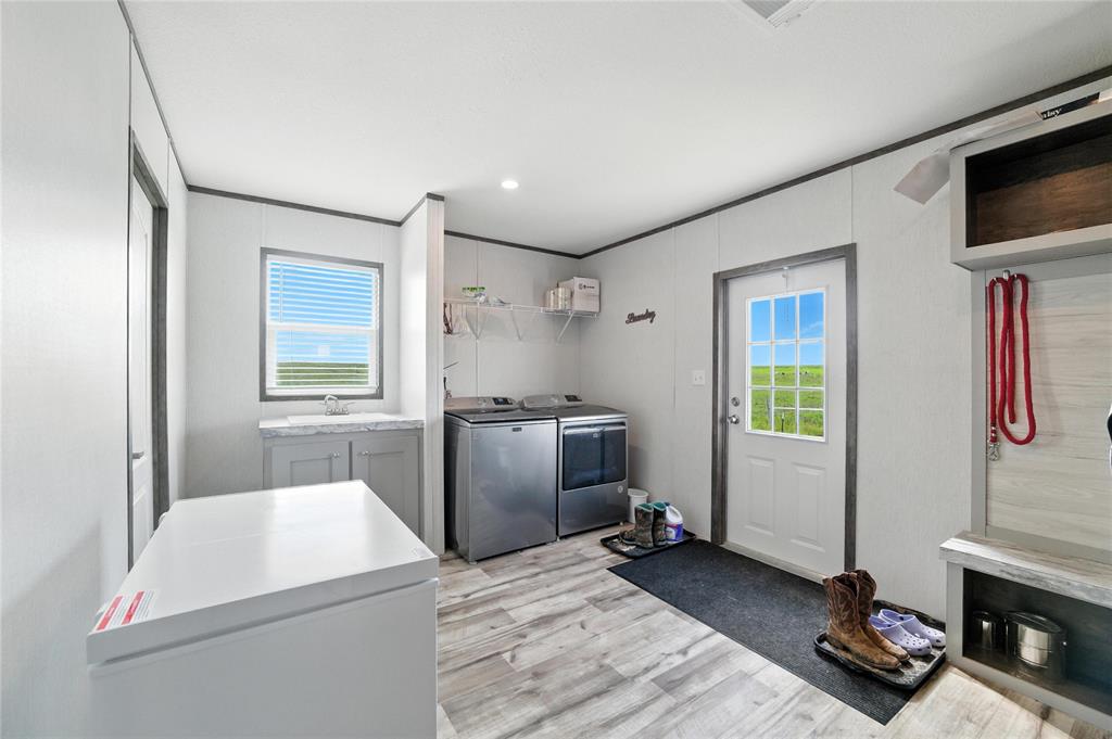 J Wallace Surv Abs #938 - Residential