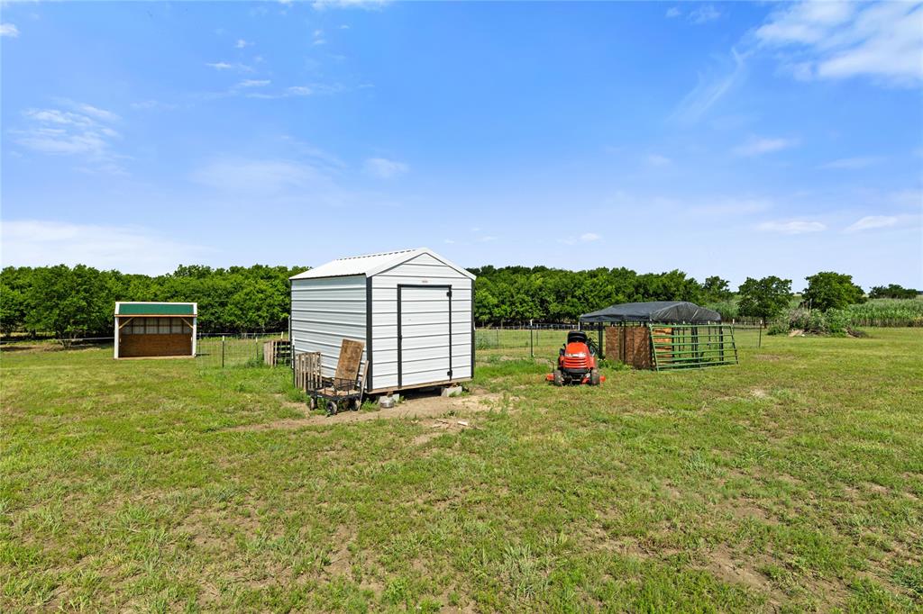 J Wallace Surv Abs #938 - Residential