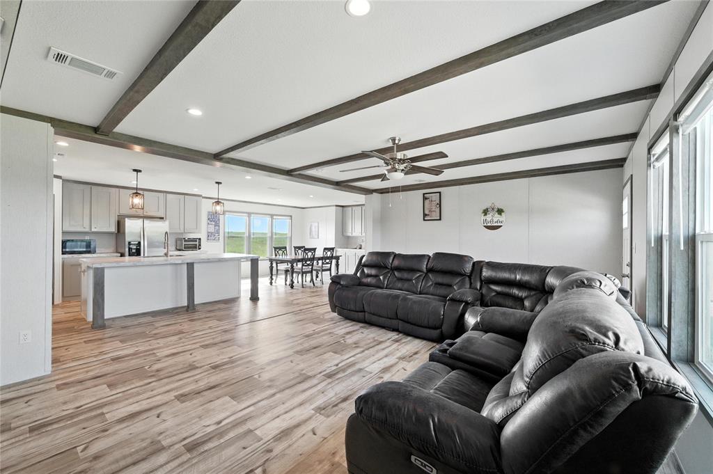 J Wallace Surv Abs #938 - Residential