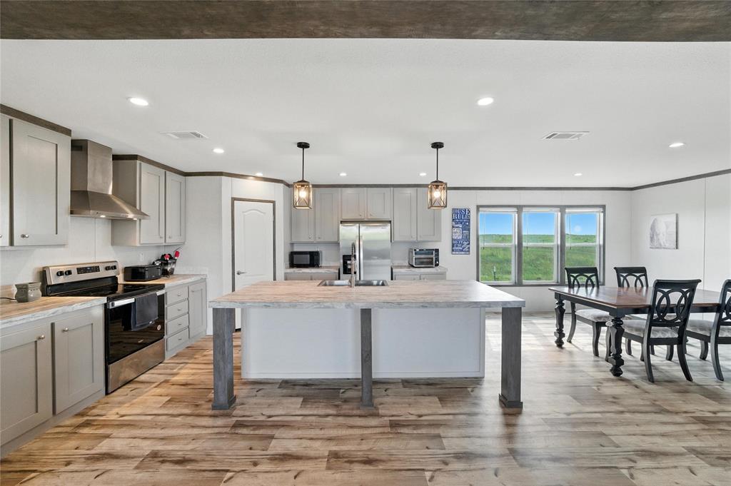 J Wallace Surv Abs #938 - Residential