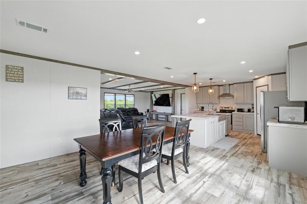 J Wallace Surv Abs #938 - Residential