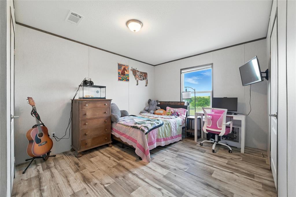 J Wallace Surv Abs #938 - Residential