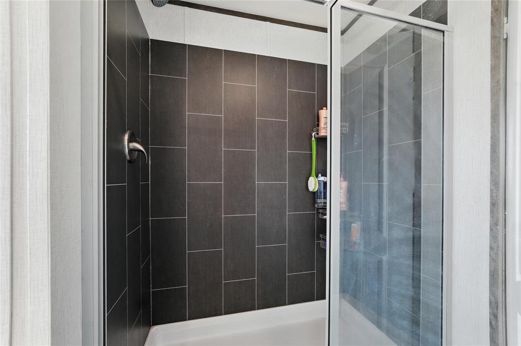 J Wallace Surv Abs #938 - Residential