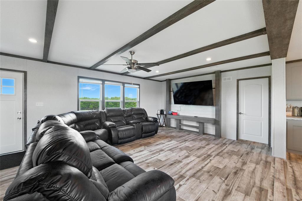 J Wallace Surv Abs #938 - Residential