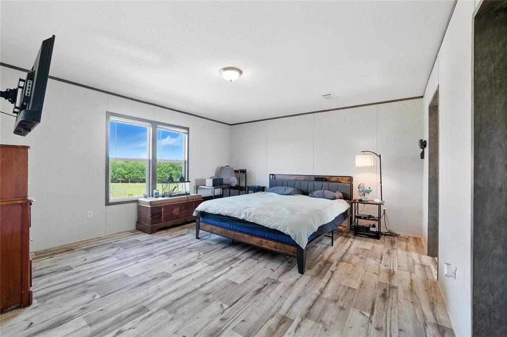 J Wallace Surv Abs #938 - Residential