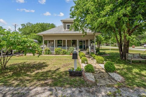 215 Harmonson Avenue, Justin, TX 76247 - #: 20906813