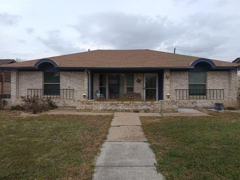 Photo of 3717 Flamingo Lane, Irving, TX 75062 (MLS # 21180533)