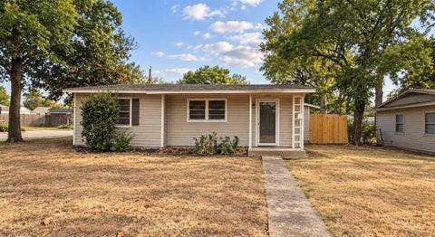 Photo of 1549 Murray Drive, Garland, TX 75042 (MLS # 21386531)