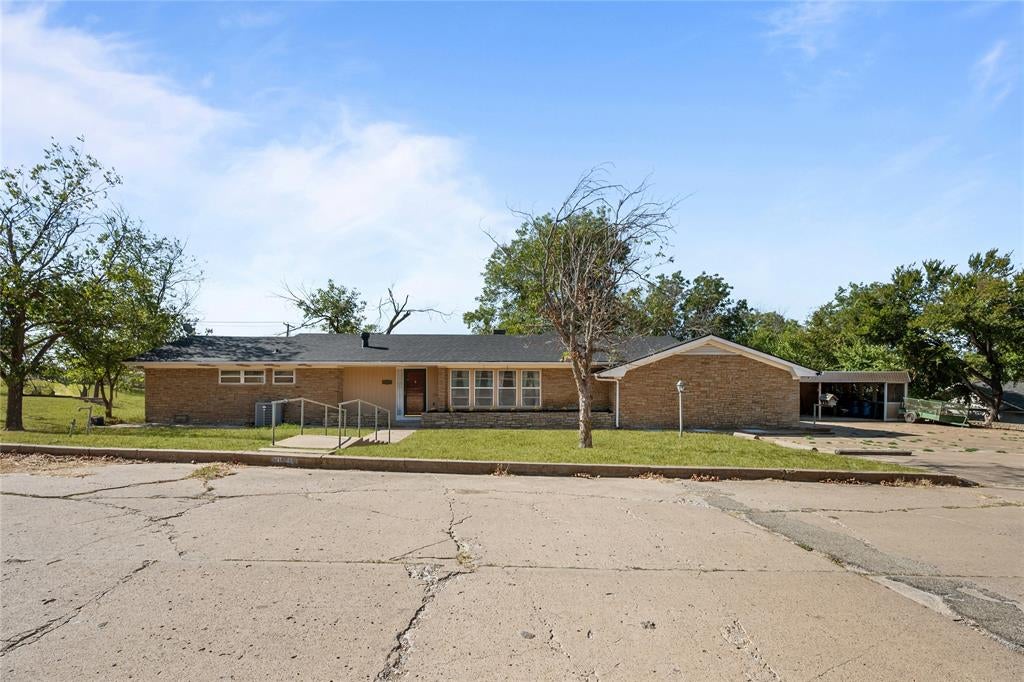 1011 E Connell Street