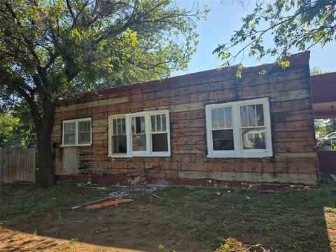 1100 E Walker Street Breckenridge TX 76424