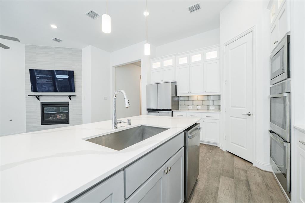 University Place Add Ph 5 - Residential Lease