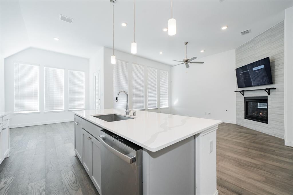 University Place Add Ph 5 - Residential Lease