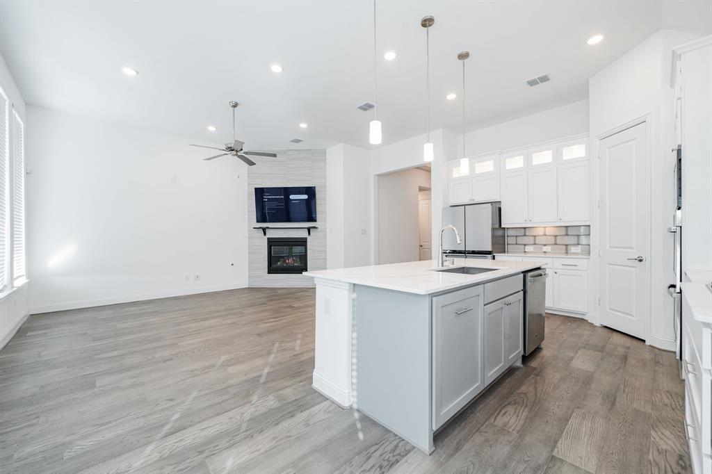 University Place Add Ph 5 - Residential Lease