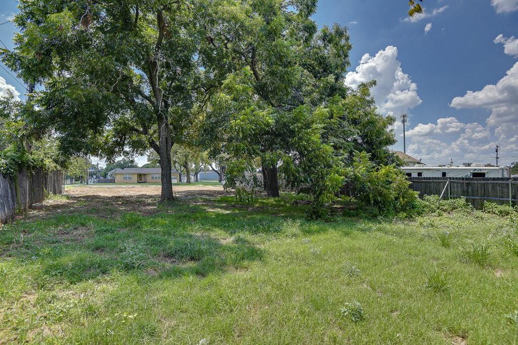 Original Town Joshua - Land