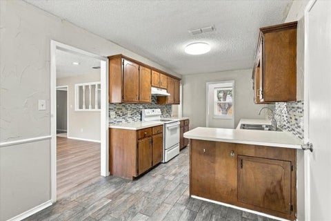 Tiny photo for 2108 N Village DR, Bonham, TX 75418 (MLS # 21396605)
