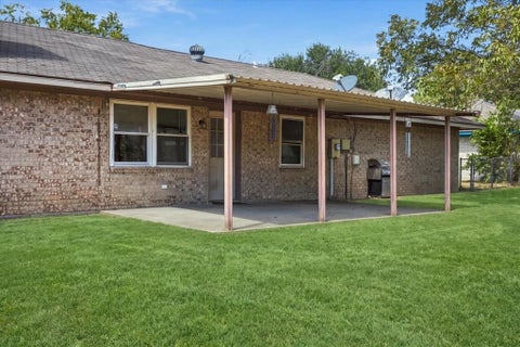 Tiny photo for 2108 N Village DR, Bonham, TX 75418 (MLS # 21396605)
