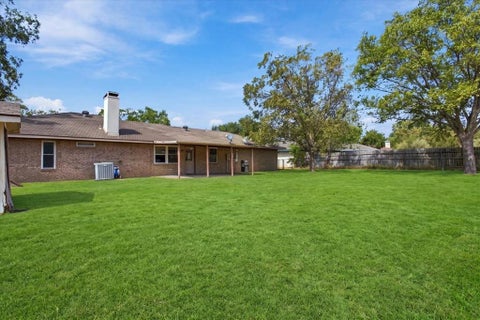Tiny photo for 2108 N Village DR, Bonham, TX 75418 (MLS # 21396605)