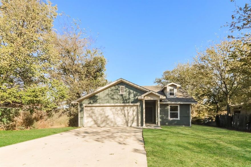 Beautiful home for sale featuring 3 bedrooms, 2 bathrooms, an open concept floor plan and many more modern amenities throughout. The kitchen boasts upgraded countertops and energy-efficient appliances. Private master includes ensuite bathroom and walk-in closet. Smart home technology like a programmable thermostat and keyless smart locks connected.