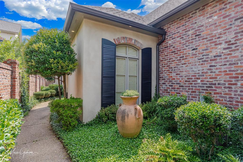 145 Carondelet Court