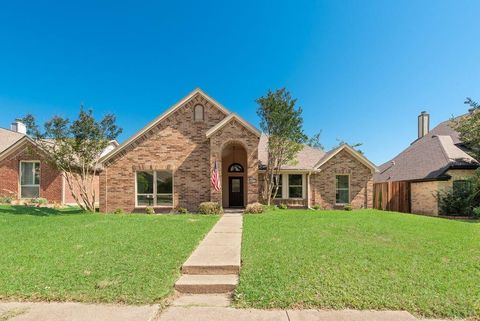 Photo of 4913 Meadow Vista Place, Garland, TX 75043 (MLS # 21271106)