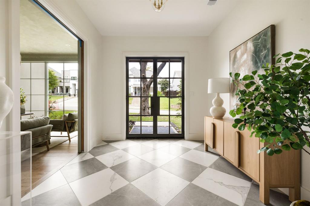 6954 La Vista Drive