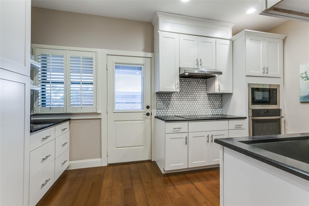 Royal Lane Condos 5800 - Residential