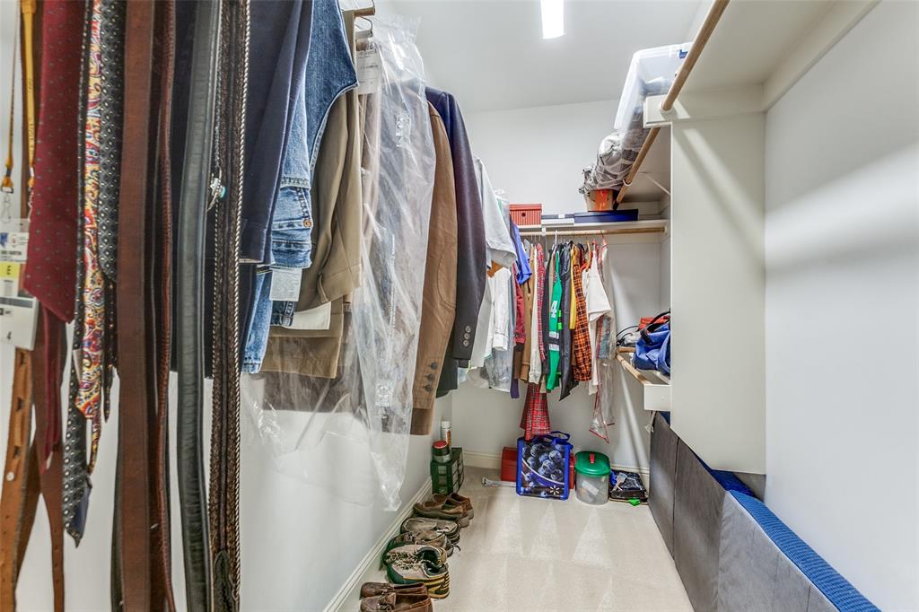 Royal Lane Condos 5800 - Residential