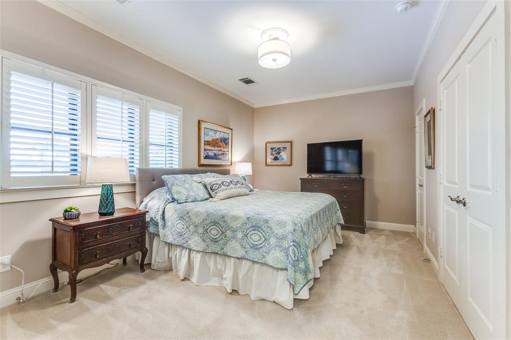 Royal Lane Condos 5800 - Residential