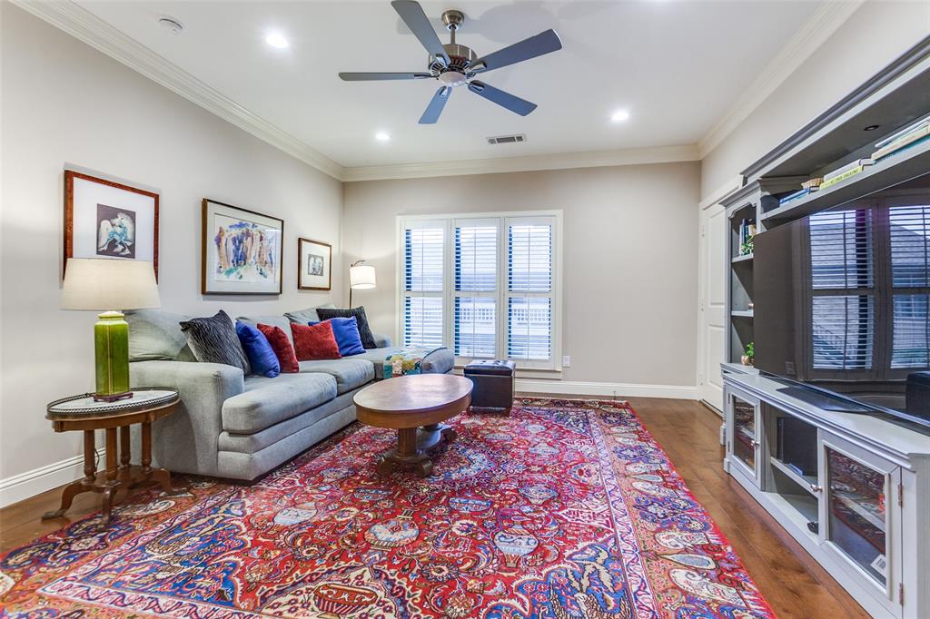 Royal Lane Condos 5800 - Residential