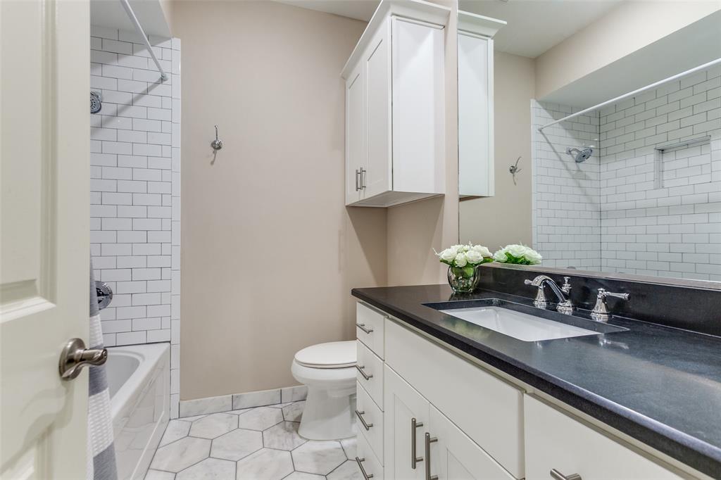 Royal Lane Condos 5800 - Residential