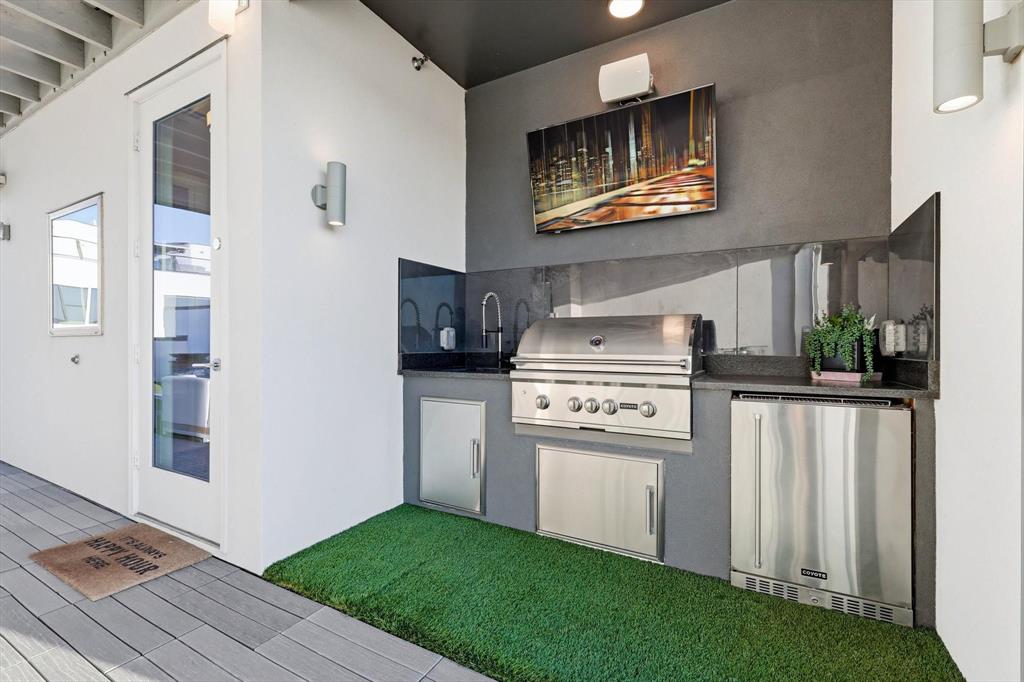 Westport Lakeview Villas - Residential