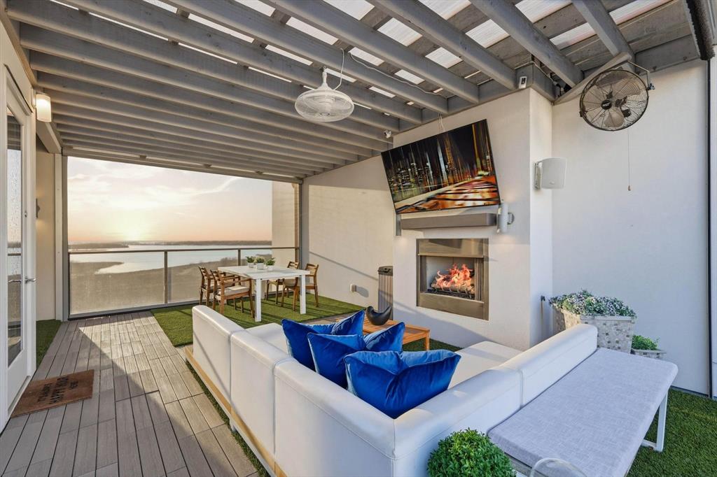 Westport Lakeview Villas - Residential