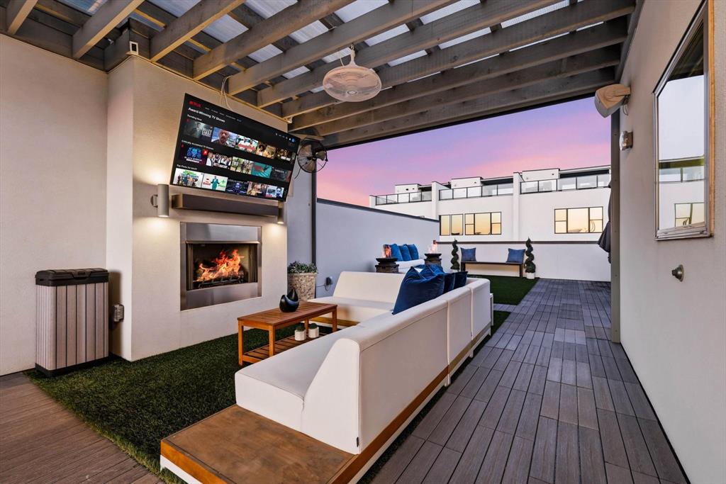 Westport Lakeview Villas - Residential