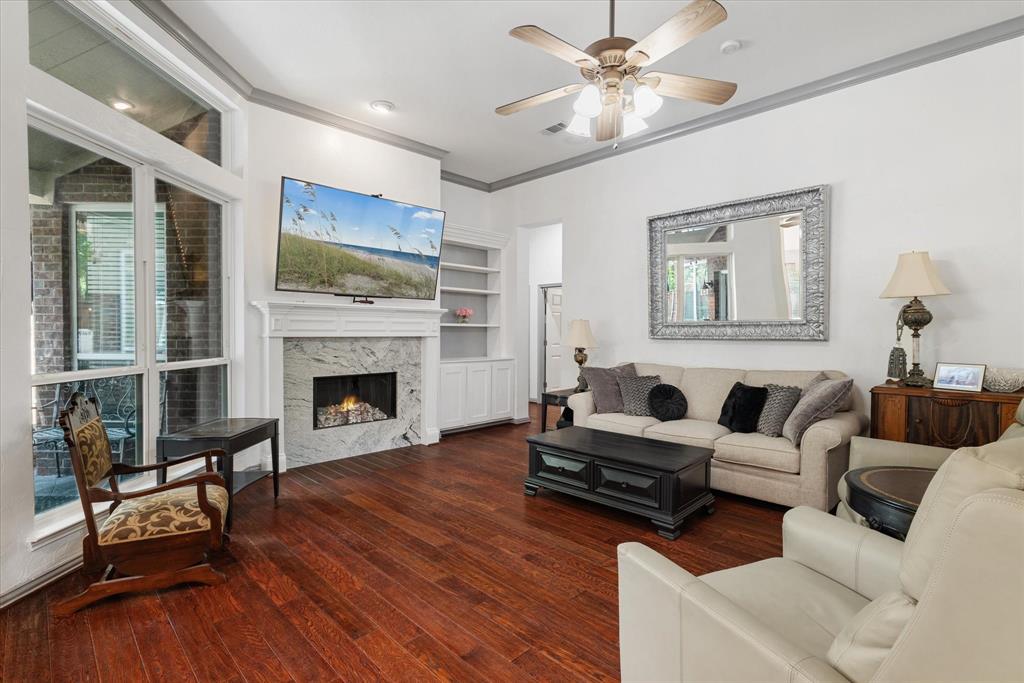 1305 San Mateo Drive
