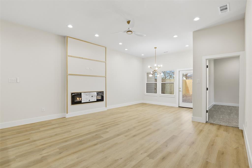 HIGHLAND PARK ADDITION-ARLINGTON - Residential Income