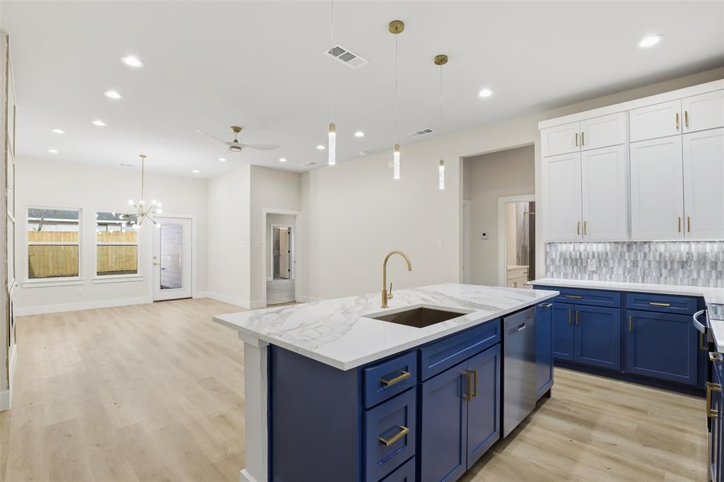 HIGHLAND PARK ADDITION-ARLINGTON - Residential Income