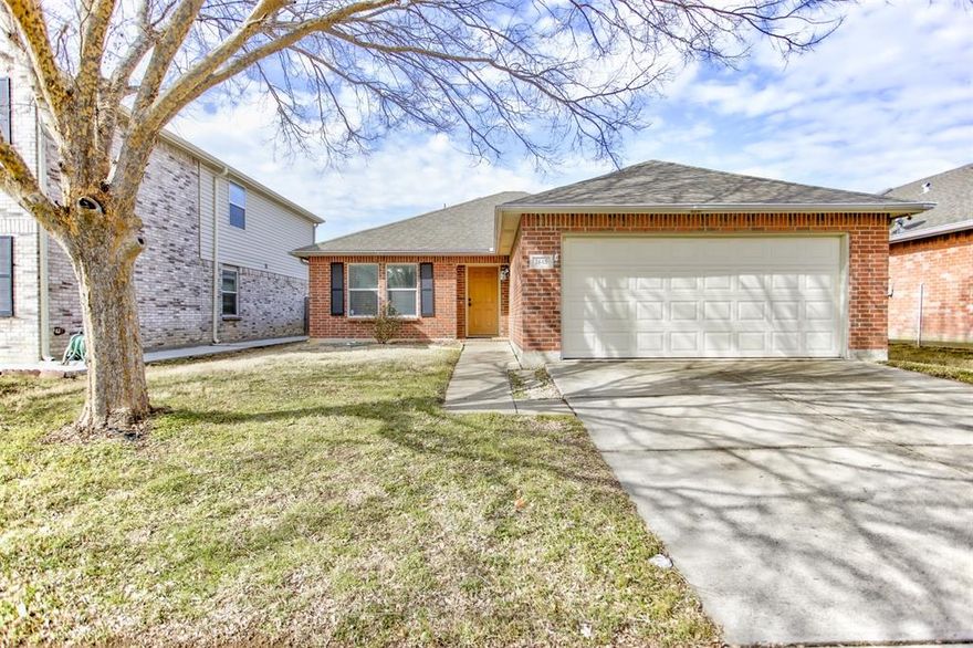 Welcome to this beautifully maintained, one-owner single-story home nestled in the heart of Fort Worth. Featuring 3 spacious bedrooms, 2 full bathrooms, and a 2-car garage, this home offers a functional and inviting layout perfect for comfortable everyday living.
Step inside to discover a bright and great floor plan designed for both relaxation and entertaining. The generous living area flows seamlessly into the kitchen and dining space, creating the perfect setting for family gatherings or quiet evenings at home. The primary suite offers an en-suite bath and ample closet space, while the two additional bedrooms provide flexibility for guests, a home office, or growing families.
Lovingly cared for by its original owner, this home reflects pride of ownership throughout. With its convenient location near schools, shopping, dining, and major highways, this property combines comfort, convenience, and value.
Don’t miss your opportunity to own this move-in ready gem in Fort Worth!