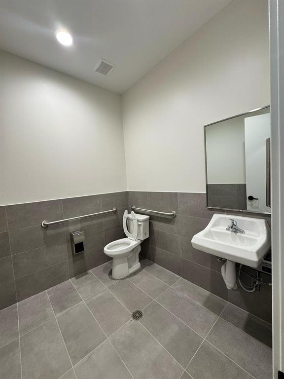 S11628 - Commercial Lease