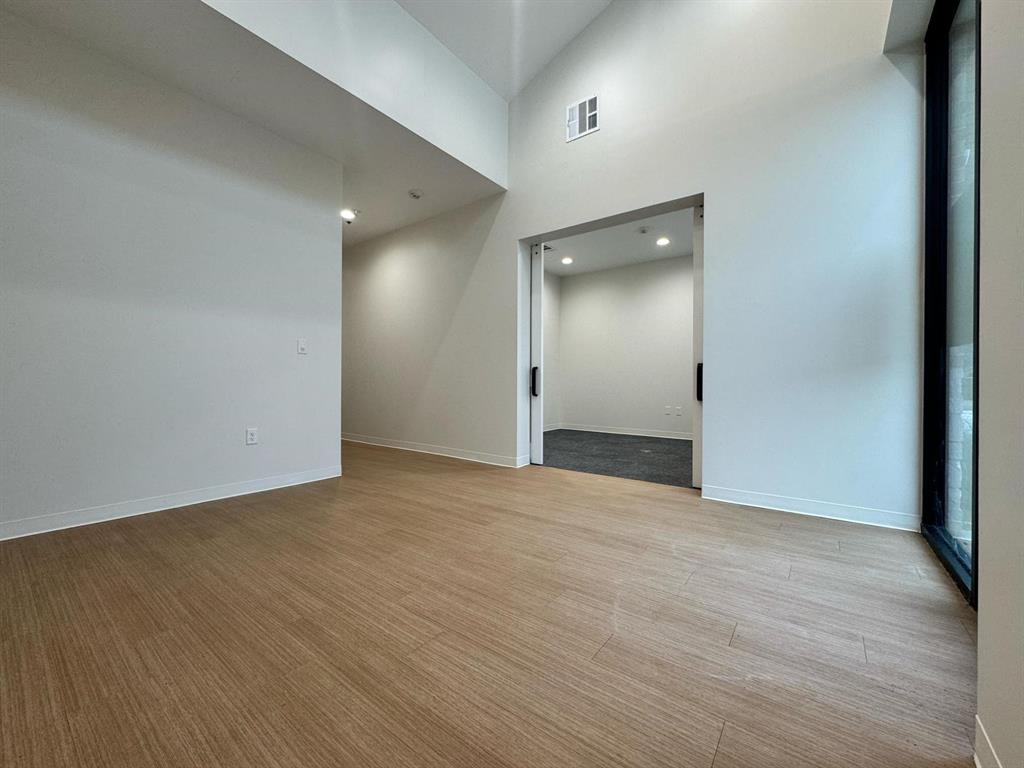 S11628 - Commercial Lease