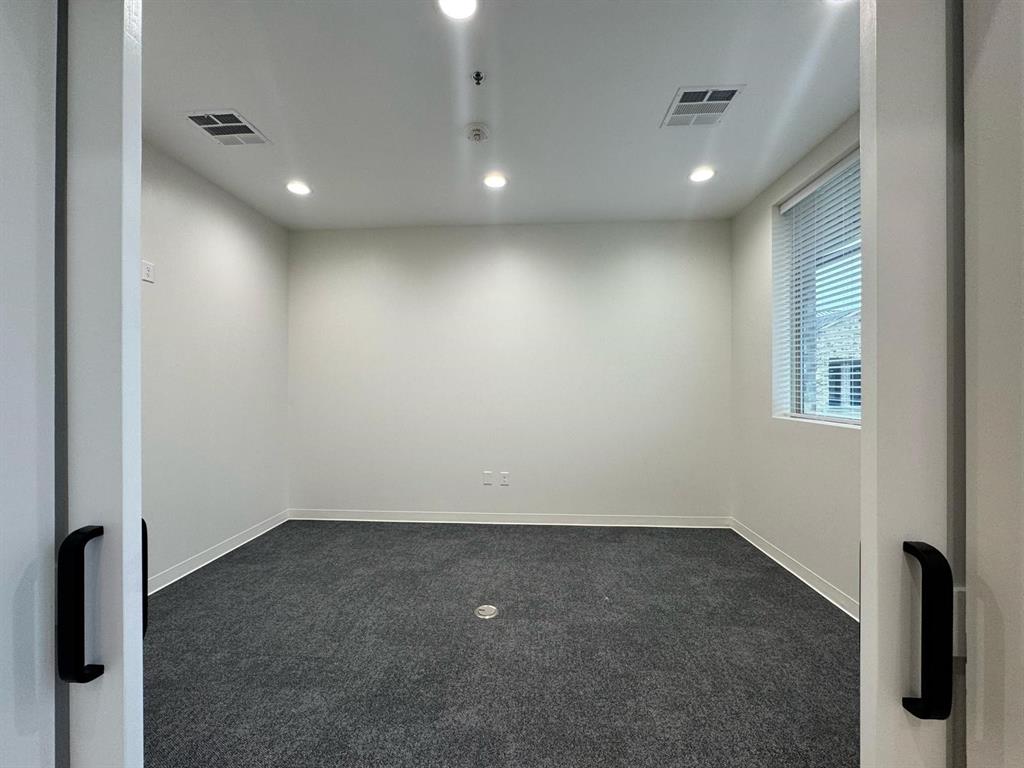 S11628 - Commercial Lease