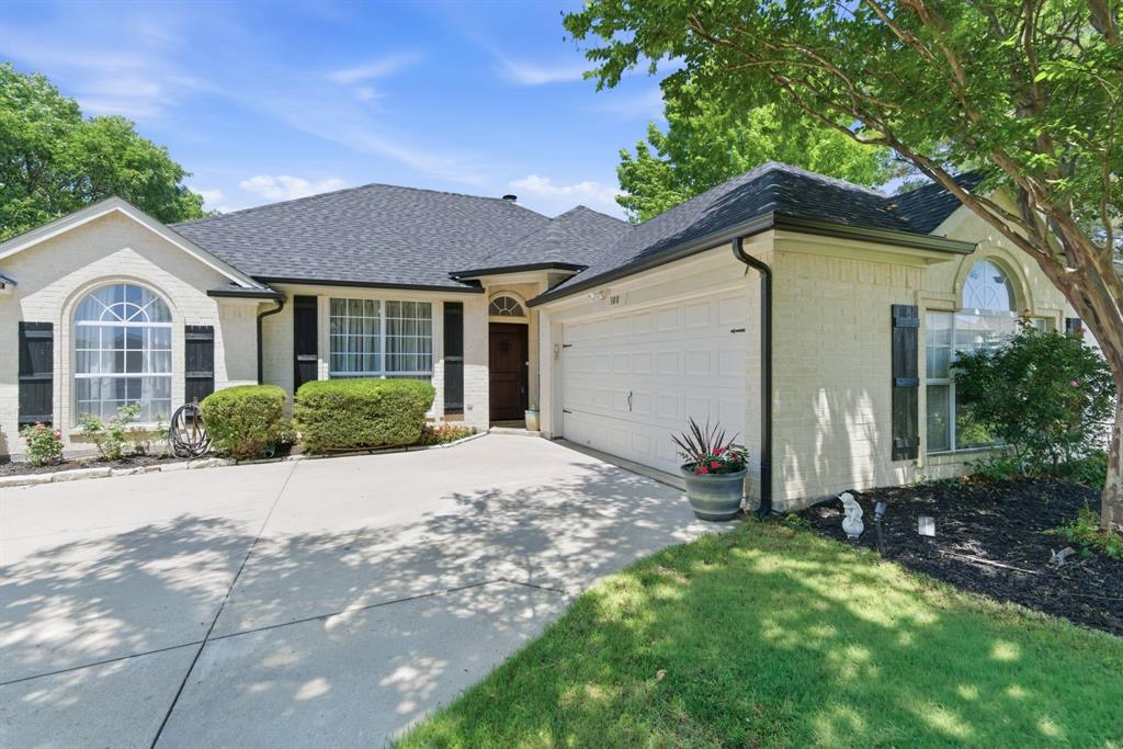 308 Aspen Court W